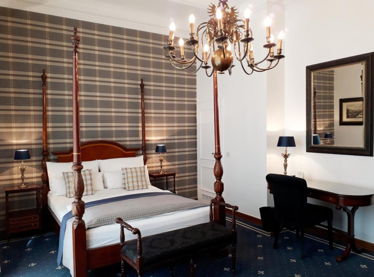 Boutique Windsor - The Charming