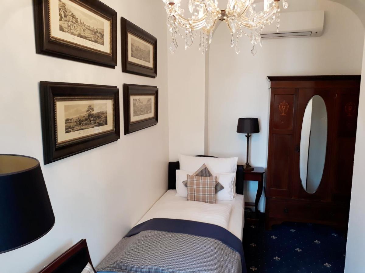 Boutique Windsor - The Charming